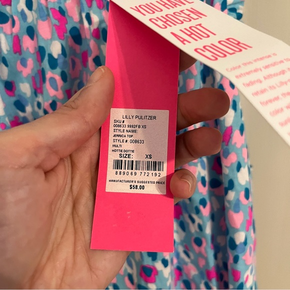 Lilly Pulitzer NWT Jerrica Top in Multi Hottie Dottie XS - Picture 3 of 7